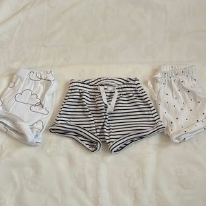 Gap black and white shorts 3 pack